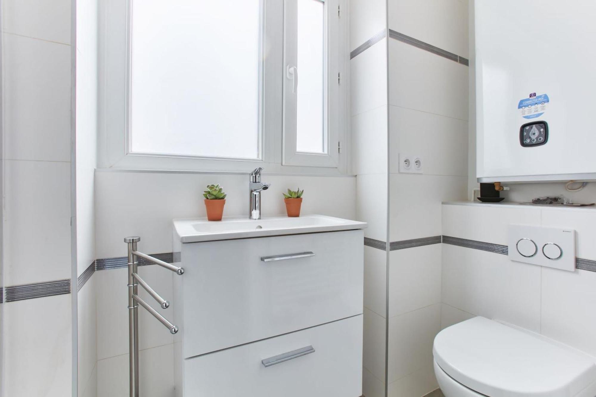 Montmartre & Sacre-Coeur Basilica - 1Br - Cityapartmentstay Paris Exteriör bild